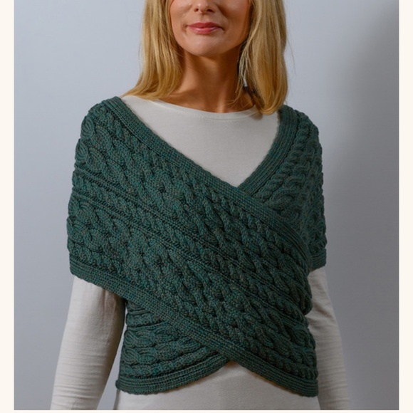 Aran Craft Market Merino Aran Cable Crossover Wrap with Buttons Green M - Picture 1 of 10